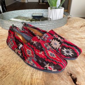 TOMS size 12 men’s classic